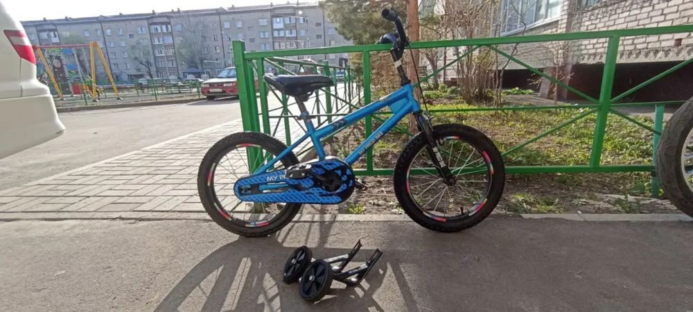Продам ведосипед 4х-колесный
