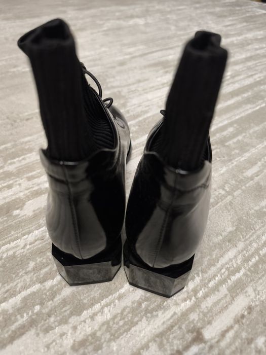 Женские осенние ботинки