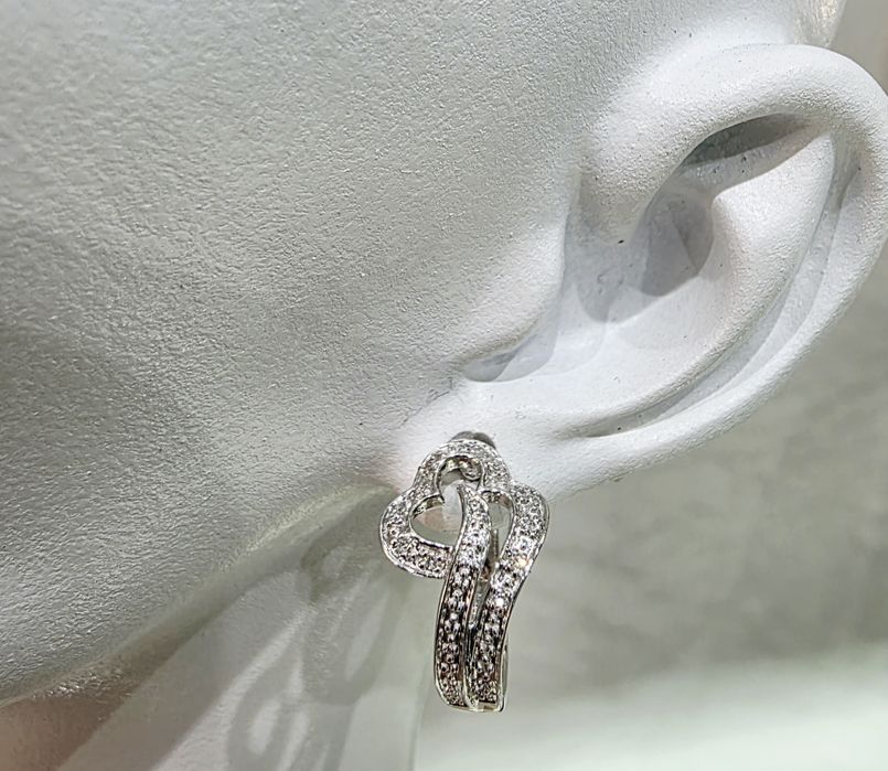 Красивы серьги с утонченным дизайном