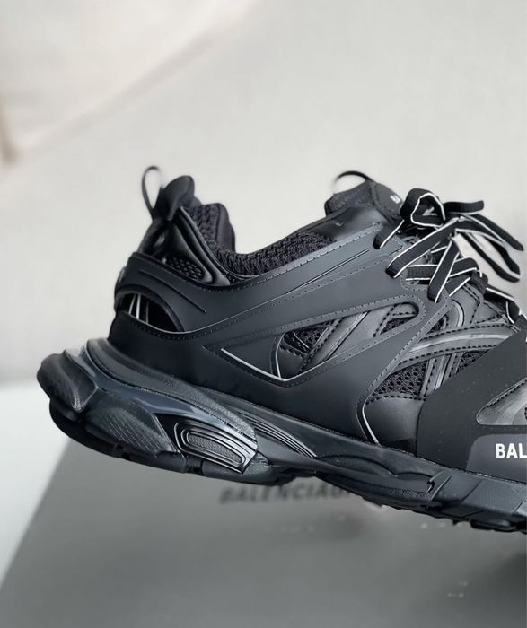 Balenciaga track
