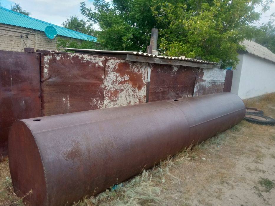 Продается ёмкость под воду 4 м3.