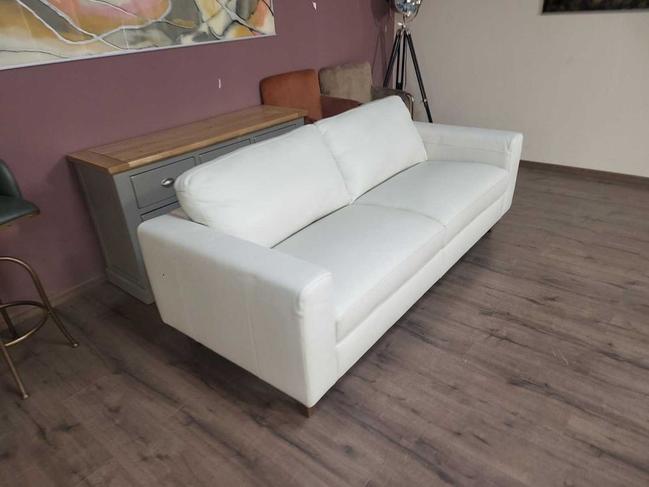Италиански светло кремав кожен диван тройка "NATUZZI"