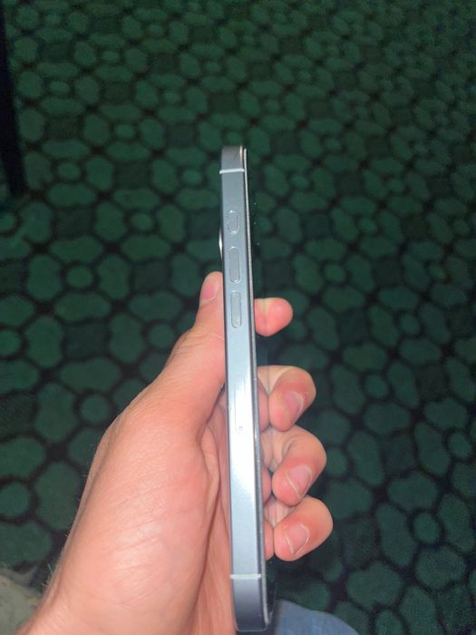 Продам айфон 16 про на 256 гб