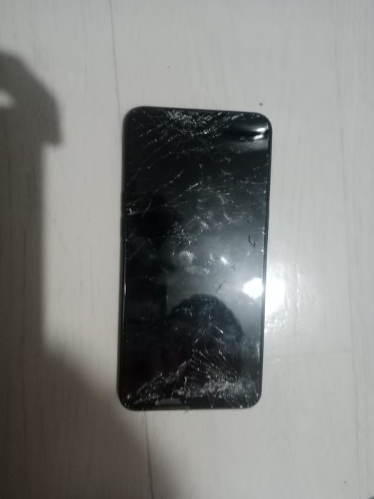 Продам телефоны срочно все за 20000