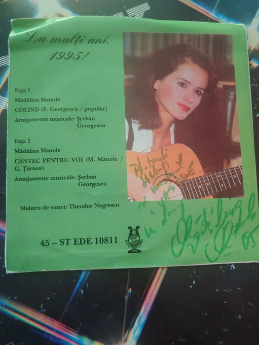 Disc vinil Mădălina Manole - La multi ani 1995. Cu autograf (raritate)

Disc vinil Mădălina Manole - La multi ani 1995. Cu autograf.