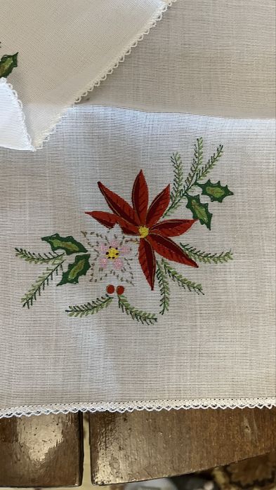 Покривка със салфетки нови