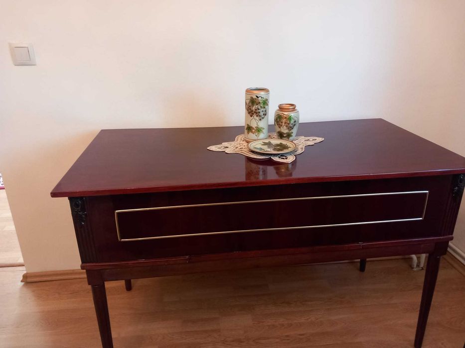 Vand birou și scaun pentru birou