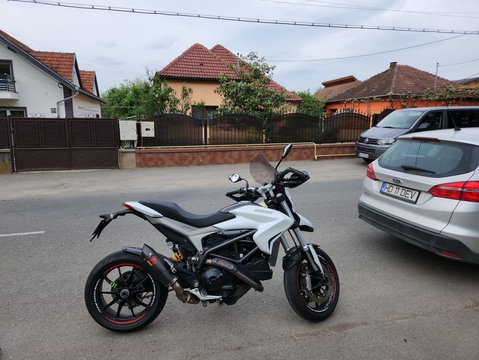 Ducati Hyperstrada 821