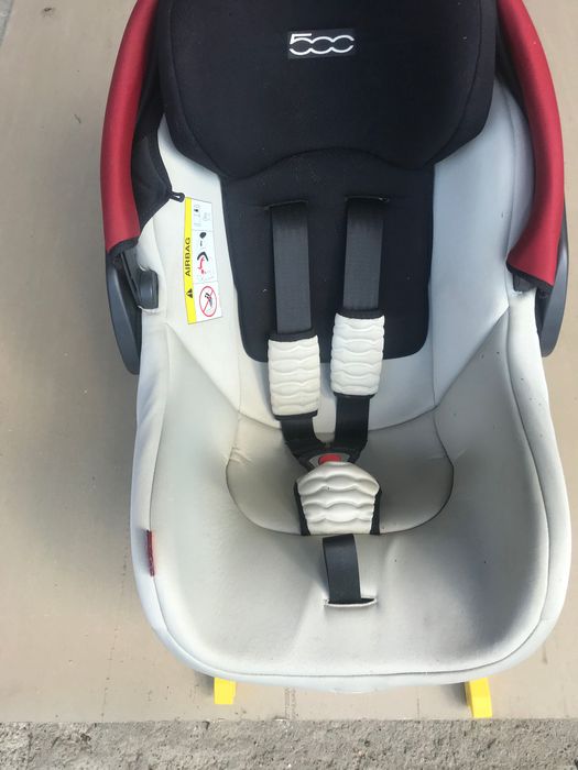 Vând Scaun auto +scoica cu isofix Chicco Unico Plus