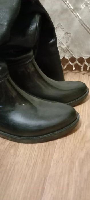 Продам сапожки демисезонные