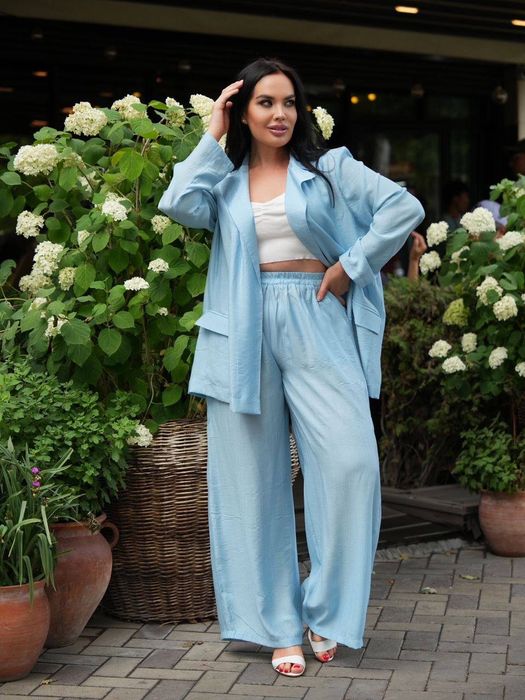 Продаётся костюм двойка женская