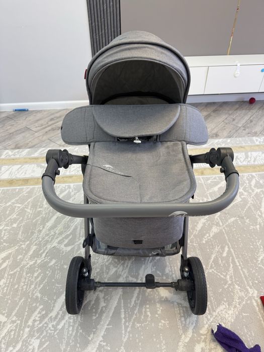 Продам срочно универсальную коляску