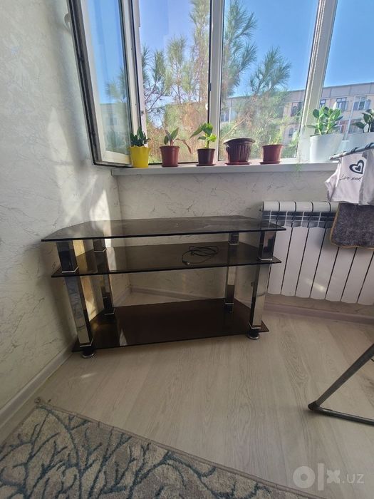 Padstavka va Samsung televizor 42 lik srochna sotiladi.