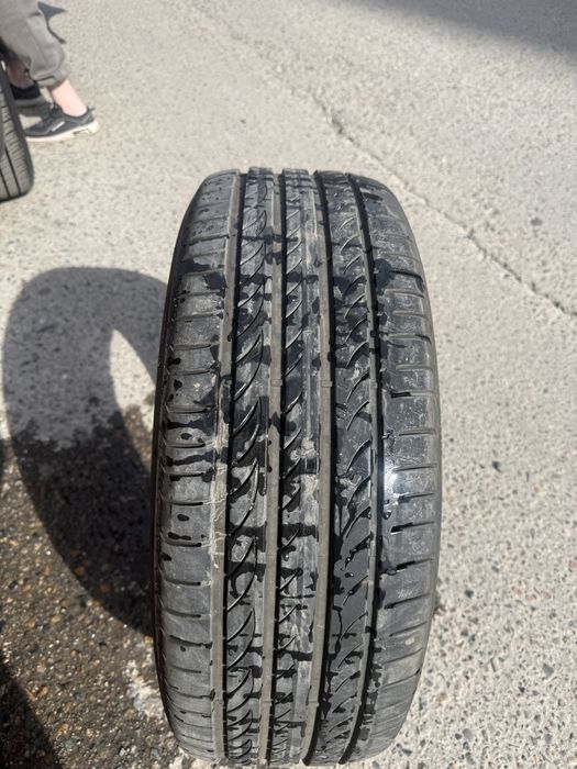 Продам 3 покрышки летние