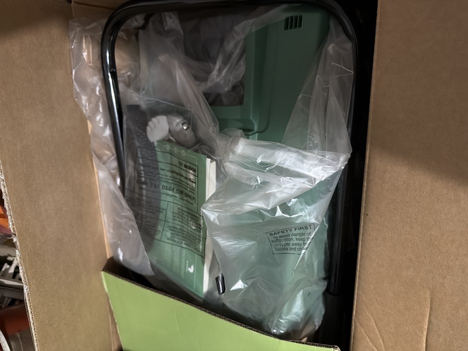 Vand masina de tuns bosh pe acumulator noua