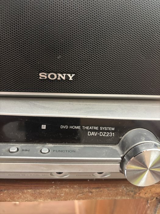 Домашна кино система 5.1 Sony DAV-DZ231