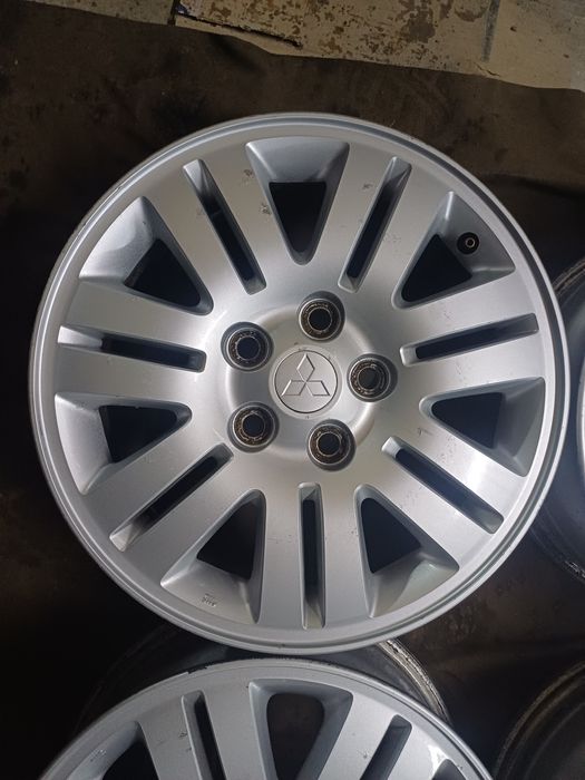Продам оригинальные диски R16 на MITSUBISHI