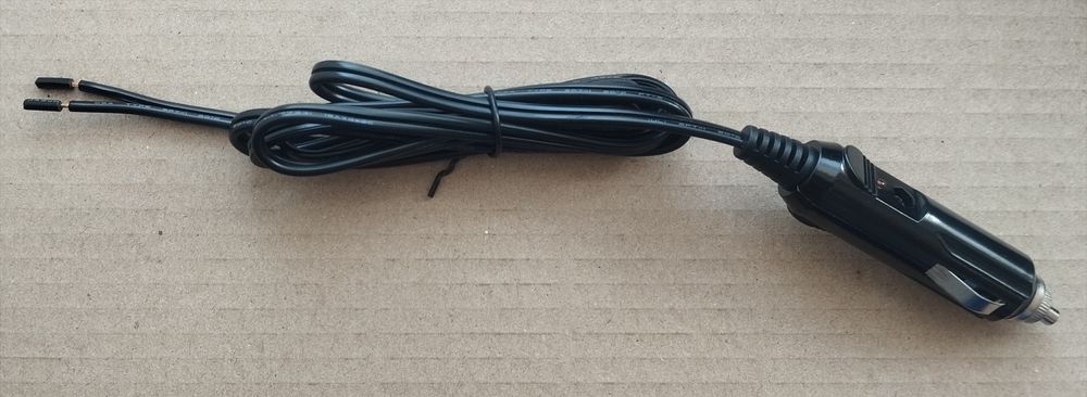 Штекер в прикуриватель