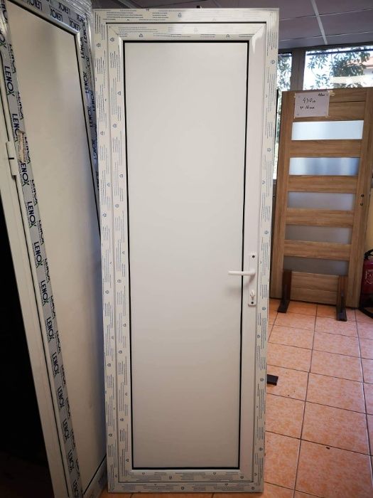 Врати за баня тоалетна влажни помещения алуминиеви.