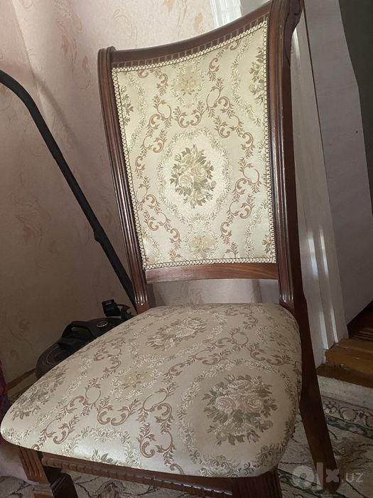 Продам 10 стульев