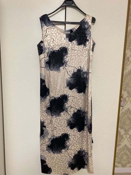 Продам женские платья