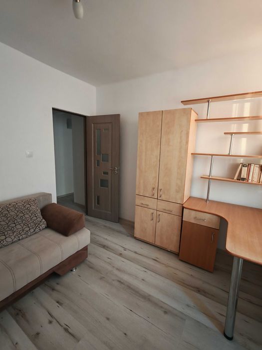 inchiriez apartament 3 camere (2 dormitoare)