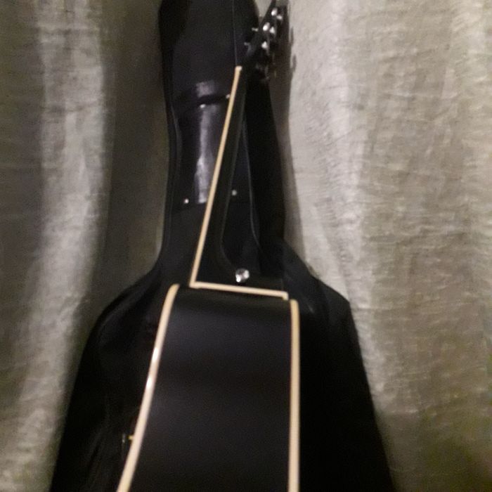 Гитара сотилади gitara sotiladi