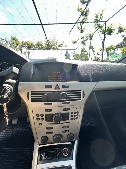 Opel Astra H 1.6 benzinǎ