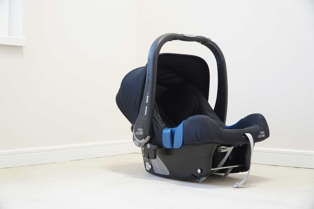 Столче за кола Britax Romer + IsoFix base