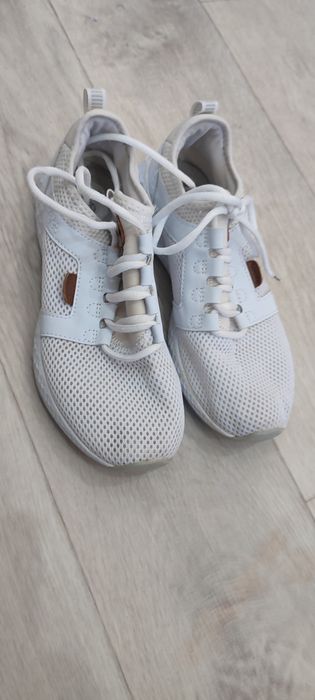 Продаю обувь туфли