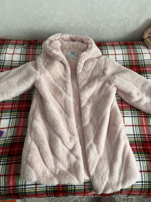 Продам шубу для девочки на взраст 8-10лет