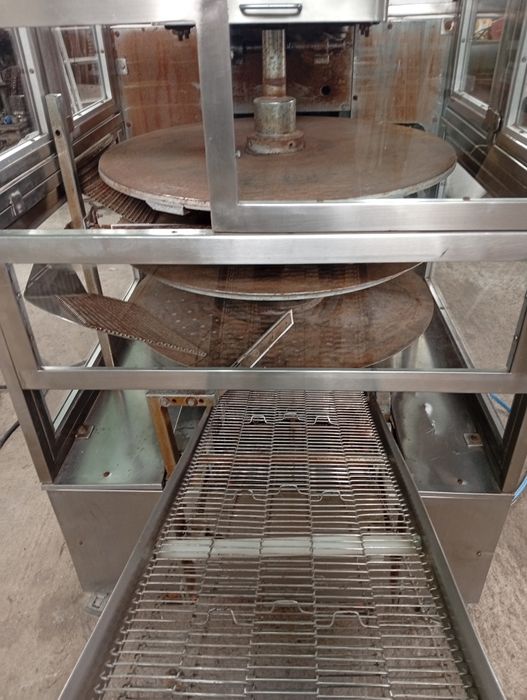 Продавам хлебопекарна машина