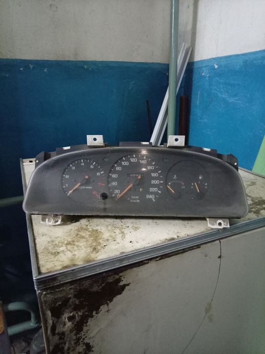 Запчасти на мазда Кронос