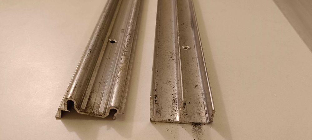 Механизъм за плъзгащи врати на гардероб