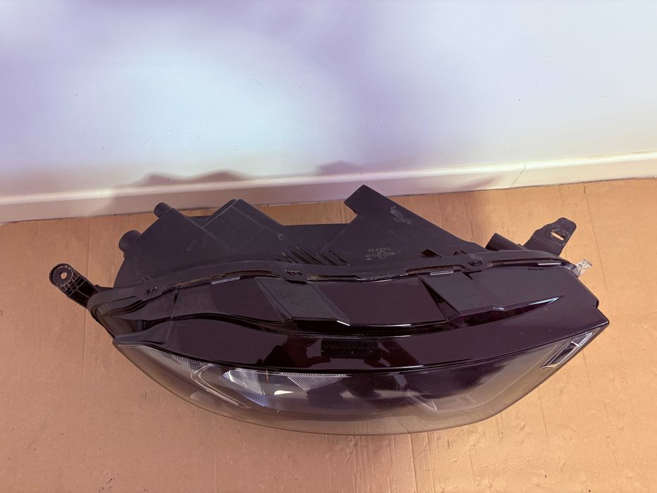 Far dreapta led Ford Ecosport facelift dupa 2020 cod MN15-13E014-CD