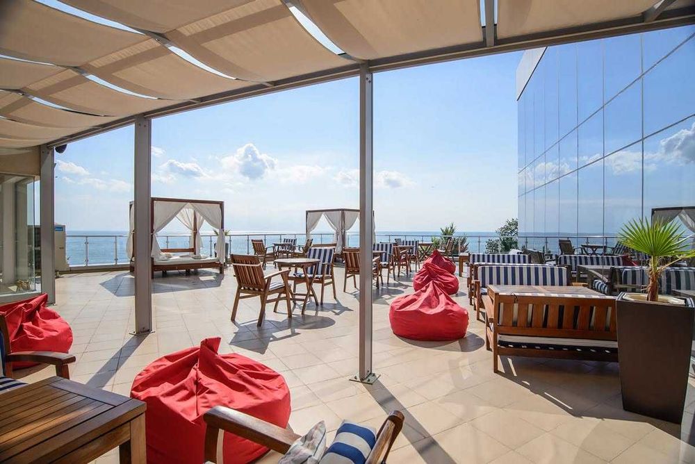 Двустаен апартамент в к-с Silver Beach-град Бяла! Първа линия море!
