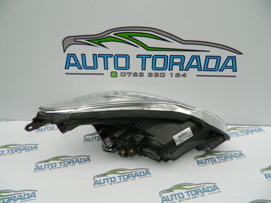 Faruri , Far stanga, Far dreapta Opel Corsa D Facelift an 2010 2011 2012 1013 2014 2015