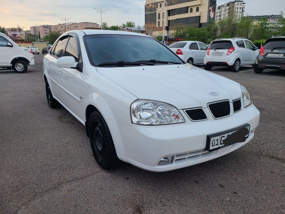 Lasetti 2004 yil 59000 km yurgan kiraska toza  moshina ideal