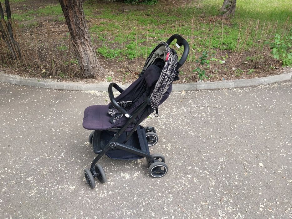 Carucior Pliabil Gb Qbit+ All TerraIn - Negru