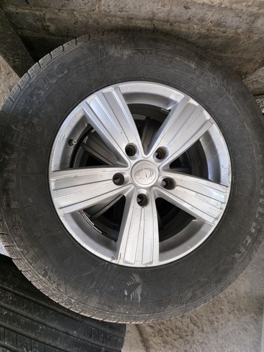 Продам комплек дисков с шинами