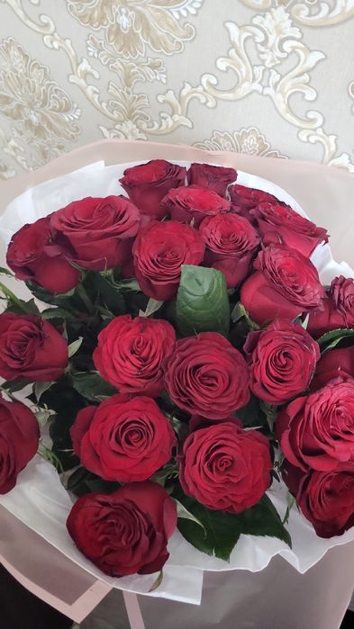 Свежие розы из 25 штук.