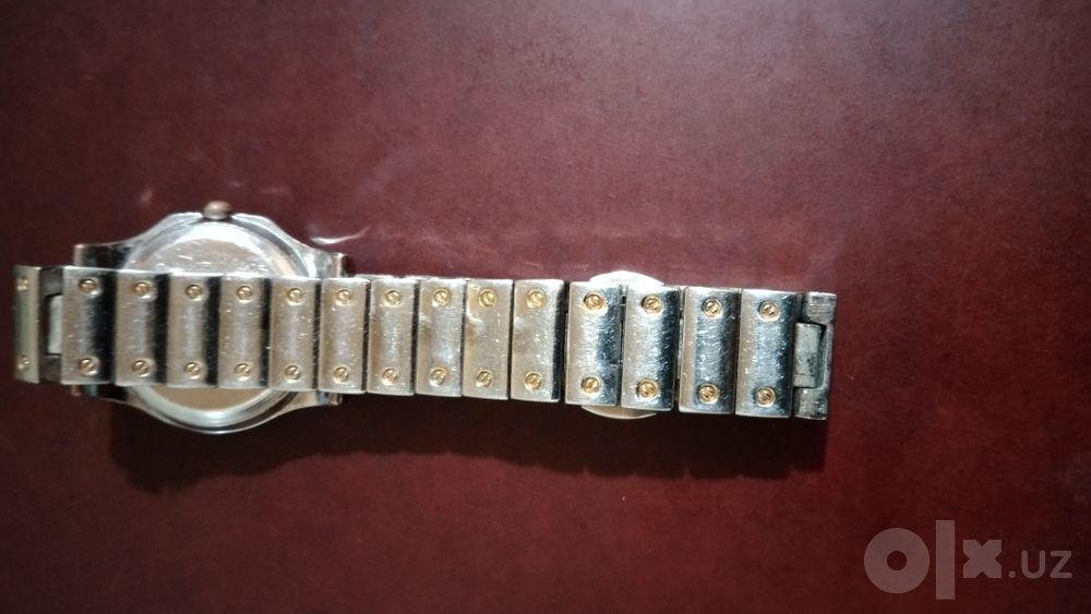 Часы Кartier на ходу.