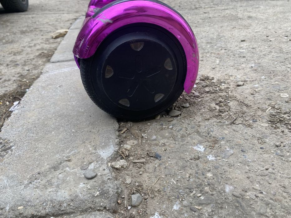 Vând  hoverboard de fete