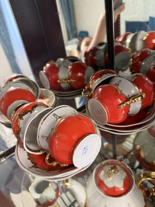Сервиз «красные бутоны»