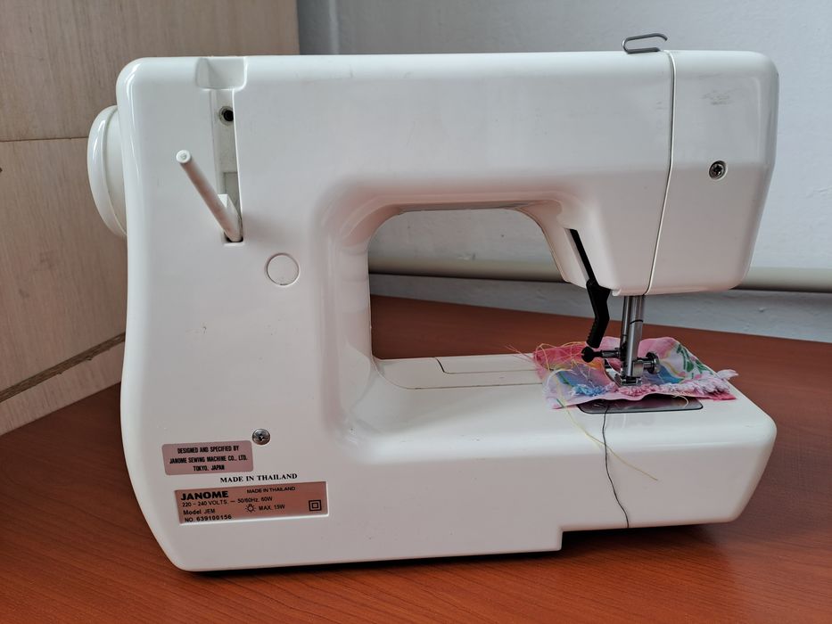 Швейная машинка Janome JEM