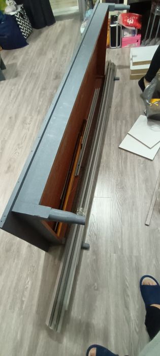 Срочно продам стол.