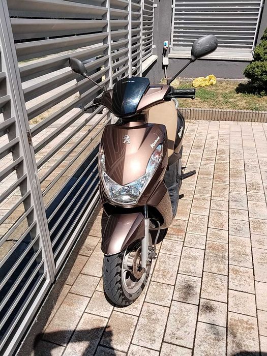Scuter Moped Benzina