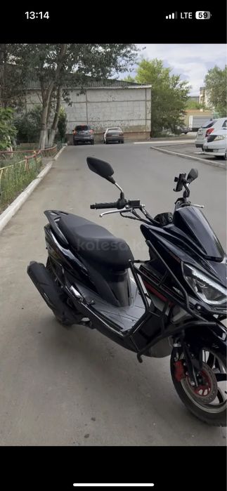 Мопед скутер макси