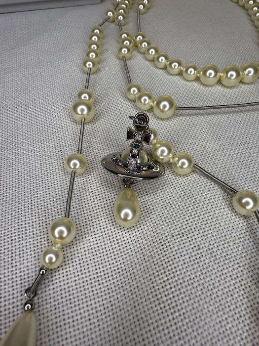 VIVIENNE Westwood colier ”broken pearl”, perle/argintiu, pietre.