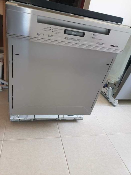 Inox Miele Auto Open QuickPower Wash Съдомиялна - Частично Вграждане